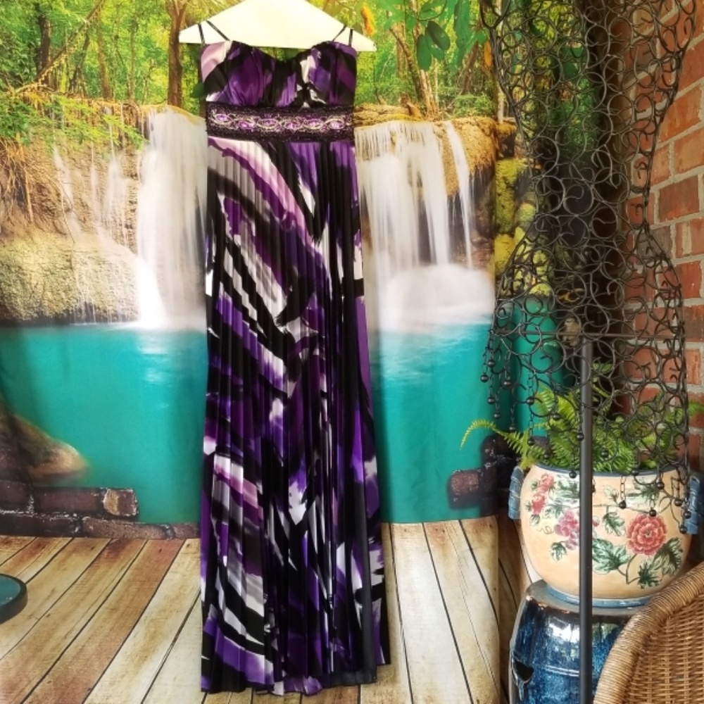 Strapless Long/Back Zipper